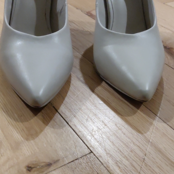 Oak + Fort Cream Vegan Leather Heels with … - Picture 4 of 10